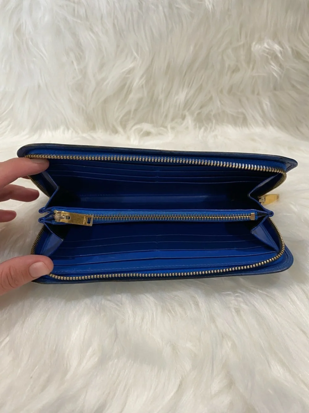 Saint Laurent Cobalt Blue Smooth Leather Zip-Around Wallet - Picture 8 of 9